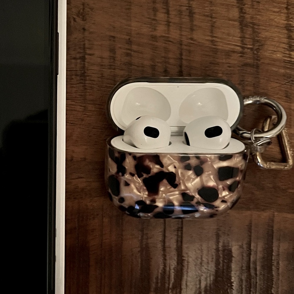 AirPods w/Case